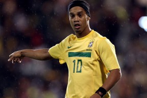 AIYOUXI.COM-女子篮球青训强调攻防转换速度提升比赛适应性，女子篮球运球训练方法