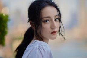 爱游戏中国官方网站平台-在总决赛关键时刻，库里连续命中三个远距离三分，最关键时刻的“天外飞仙”！